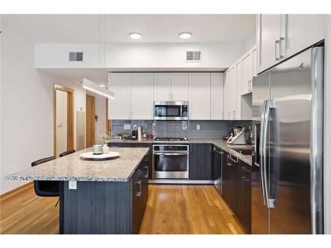 Building Photo - 1240 S 2nd St