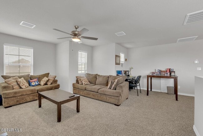 Building Photo - East El Paso 4 bed Refrig A/C