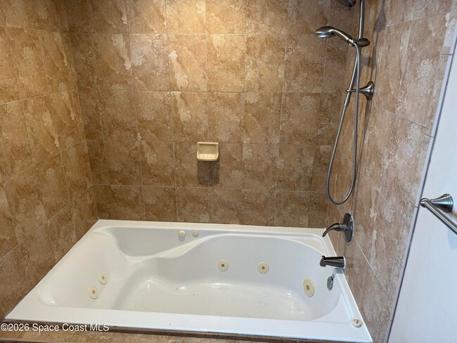 Building Photo - 472 Newfound Harbor Dr