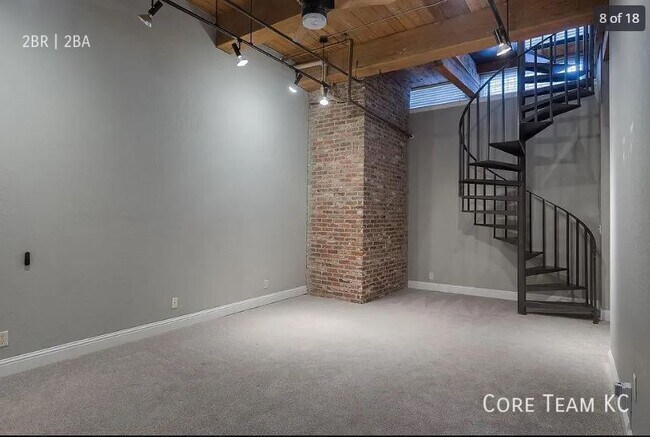 Building Photo - 609 Central-1102