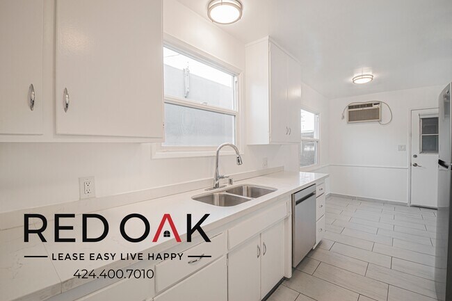 Building Photo - 2243 Merton Ave