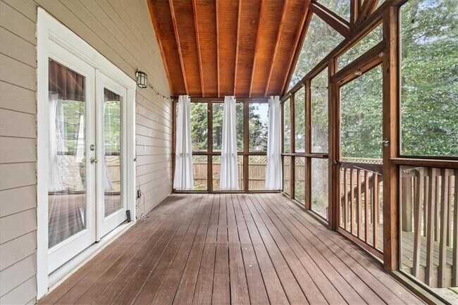 Building Photo - 259 Spence Ave SE