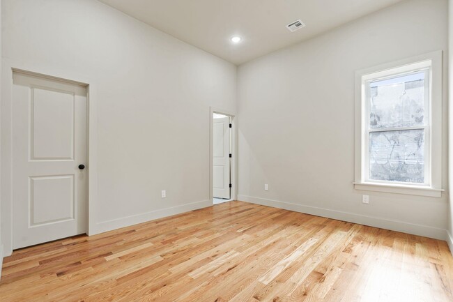 Building Photo - 150 West Side Ave