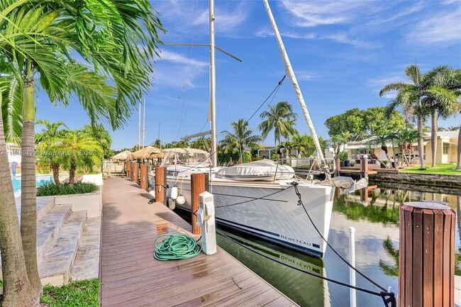 Building Photo - 1021 Guava Isle