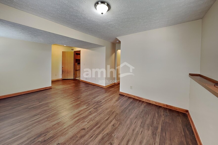 Building Photo - 2759 Beal Dr