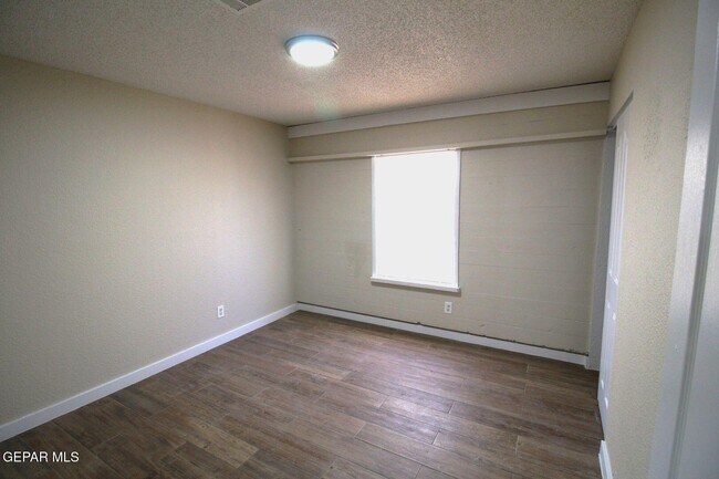 Building Photo - 4517 Loma Canada Ct