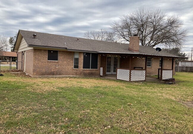 Building Photo - 2301 Zinnia Ct