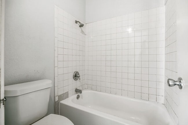 Building Photo - 2 Bedroom Apt in Brownsville, TX