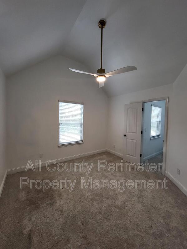 Building Photo - 3748 Sycamore Bend