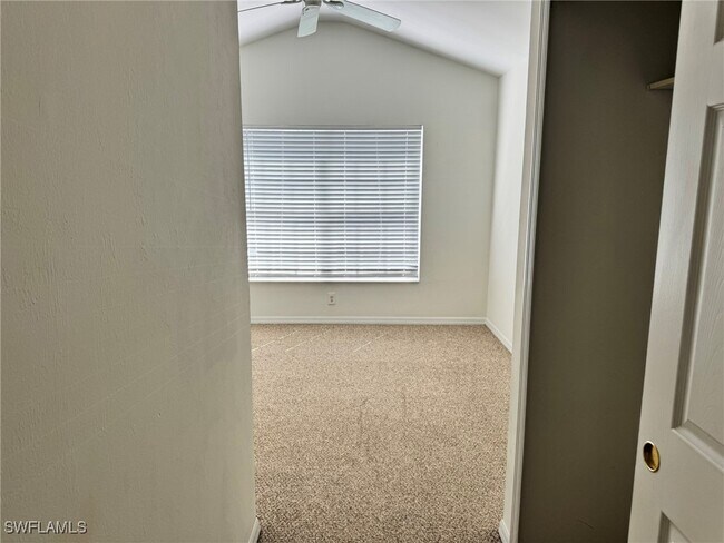 Building Photo - 860 Hampton Cir