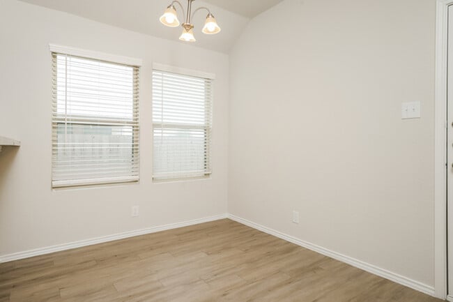 Building Photo - 5122 Jade Crossing