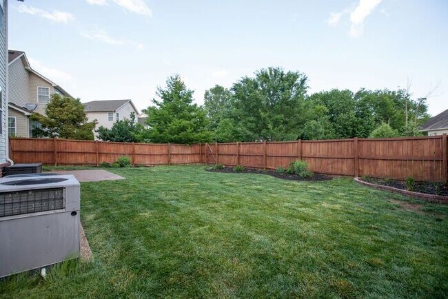 Building Photo - Pristine 5 Bed Fenced Franklin Home!