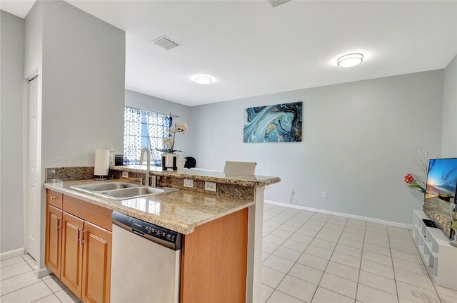 Building Photo - 2037 Nassau Dr