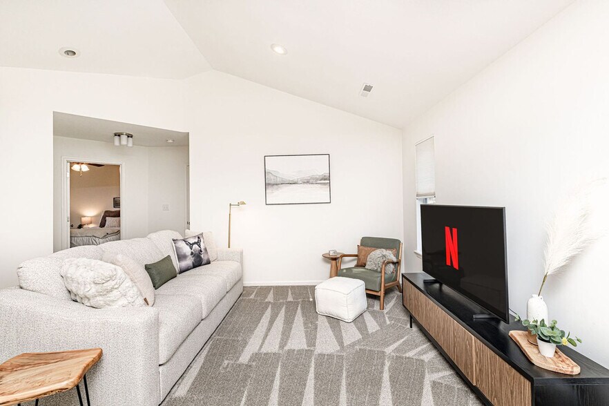 Building Photo - 3628 Lupine Dr