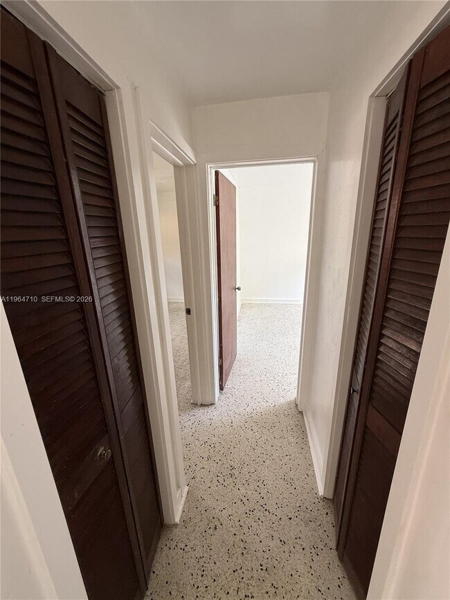 Building Photo - 926 NW 5th St