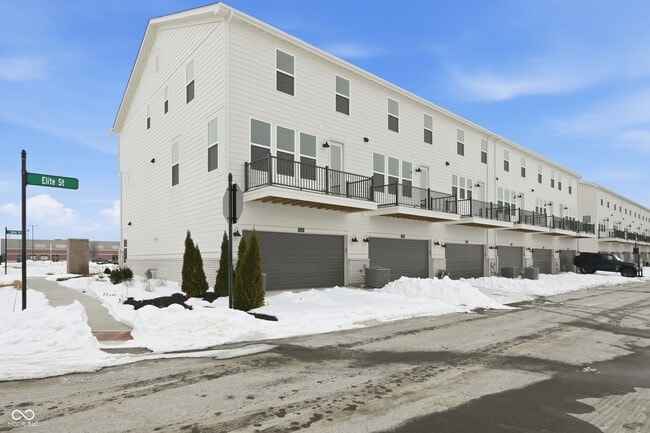 Building Photo - 404 Elite St