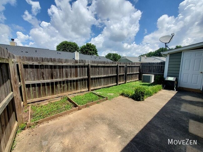 Building Photo - 814 Guilford College Rd