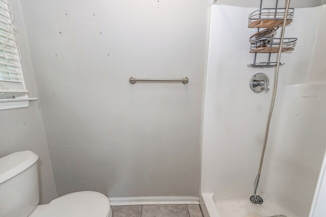 Building Photo - 4 Bedroom, 2.5 Bathroom Home in Tall Pines...