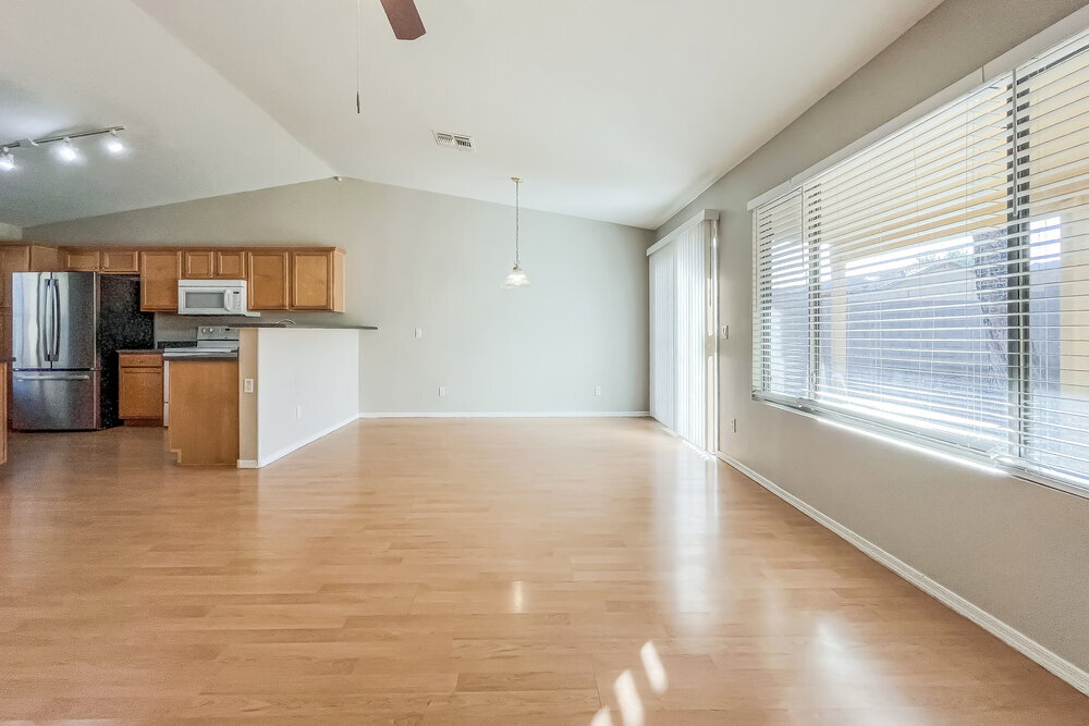 Building Photo - 1727 E Alicia Dr