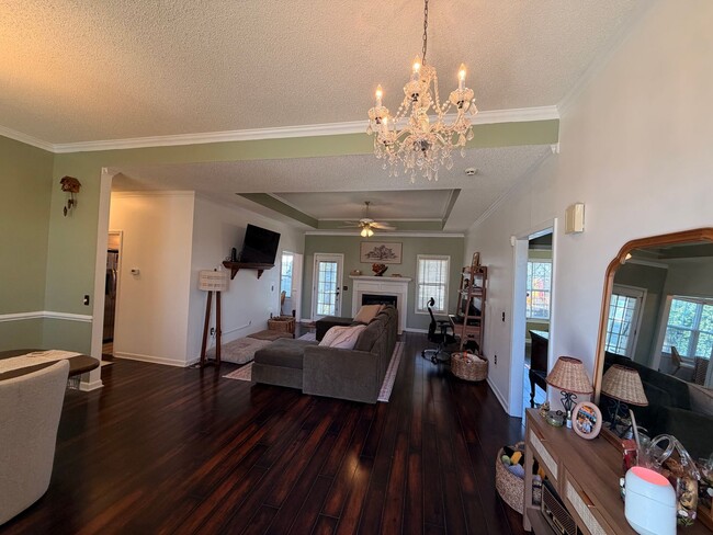 Building Photo - COMING SOON: Well Maintained 3BR 2BA Home w/ Pool Access + Dog Park in GREAT Location!