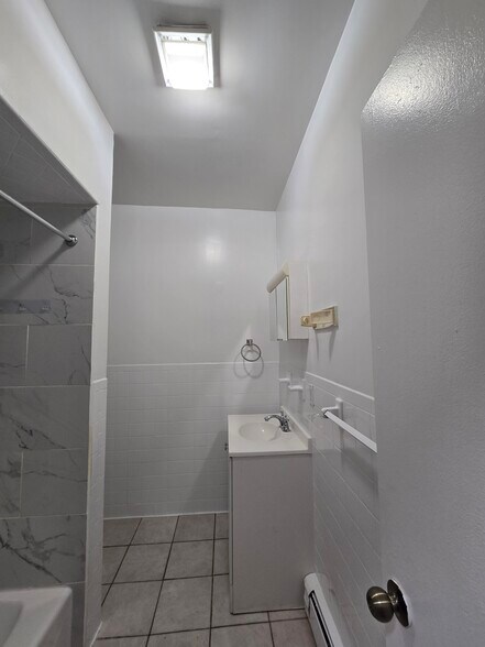 Building Photo - 273 S Orange Ave