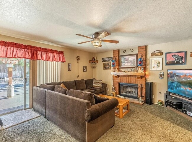 Building Photo - 4048 Belleshire Way