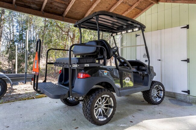 Building Photo - 309 Julia St