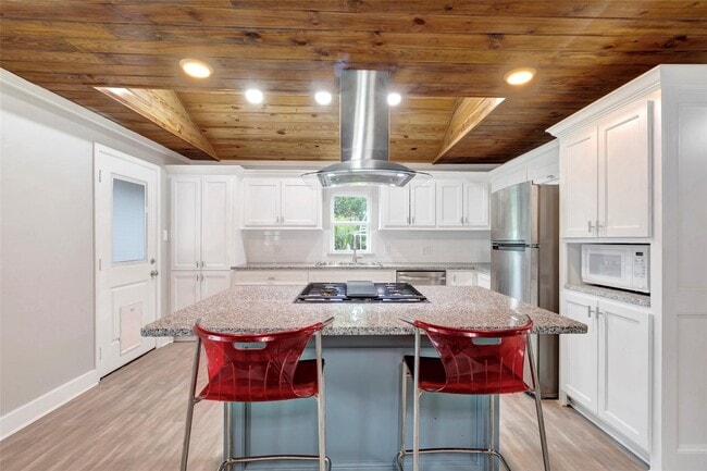 Building Photo - 618 Harvard St