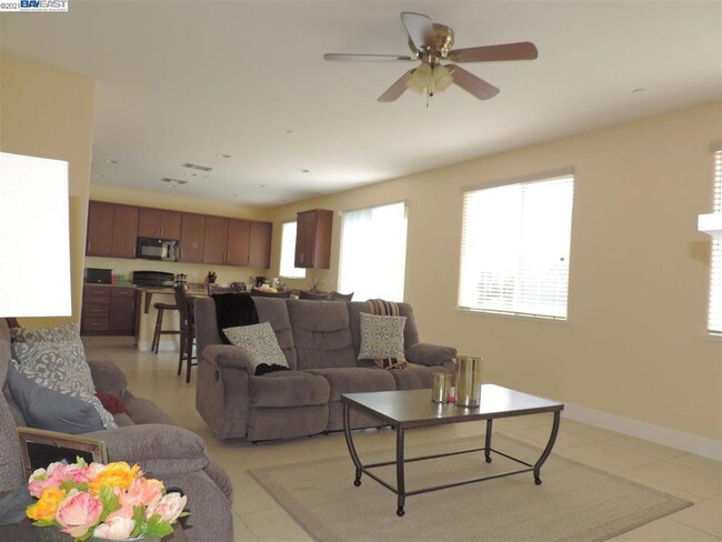 Building Photo - 18517 Admiral Way