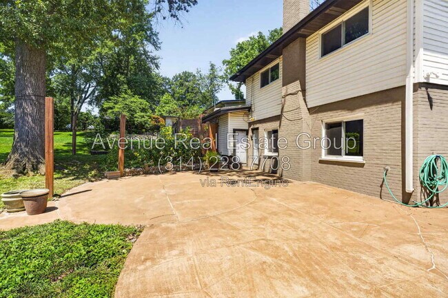Building Photo - 6 The Knolls Ln