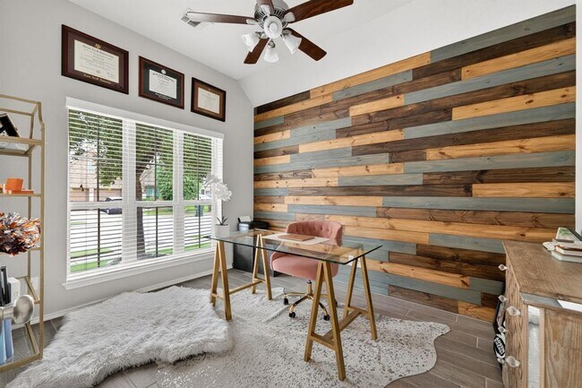 Building Photo - 209 Lacey Oak Lp