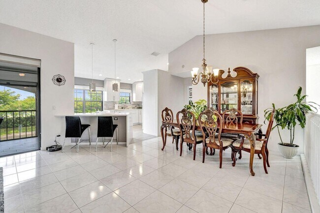 Building Photo - 8320 Waterline Dr