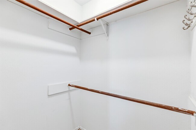 Building Photo - 7214 Dogwood Trail Dr