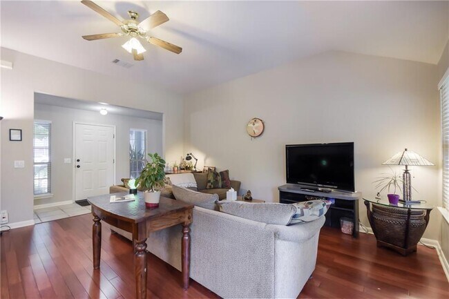 Building Photo - 1252 Lacey Oak Loop
