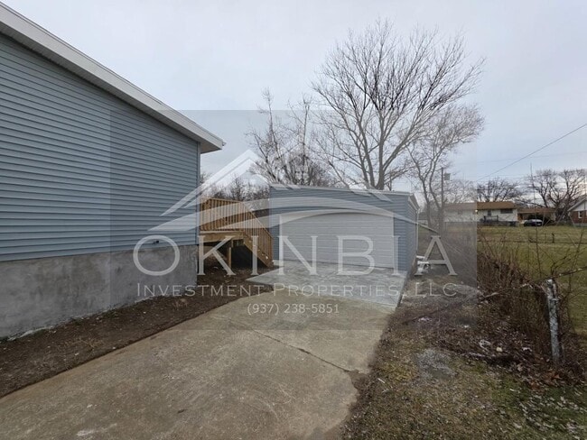 Building Photo - 1038 Rossiter Dr