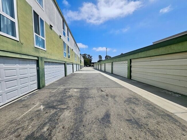 Building Photo - Condo Unit Available