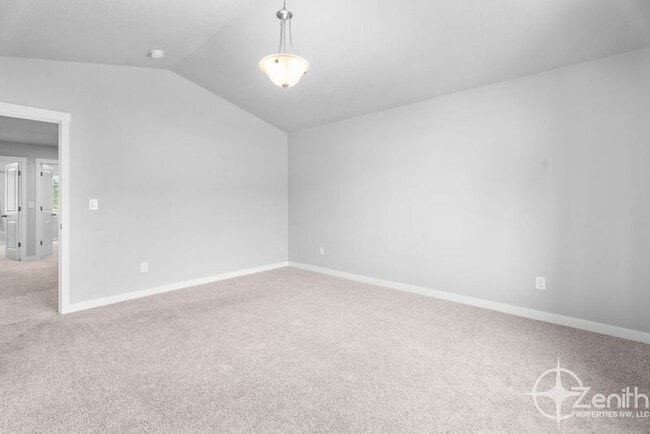 Building Photo - 4712 NE 37th Ct