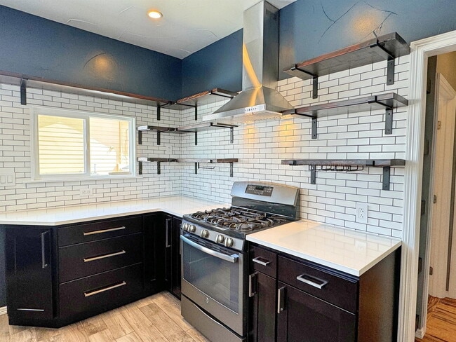 Building Photo - 5680 W 9th Ave