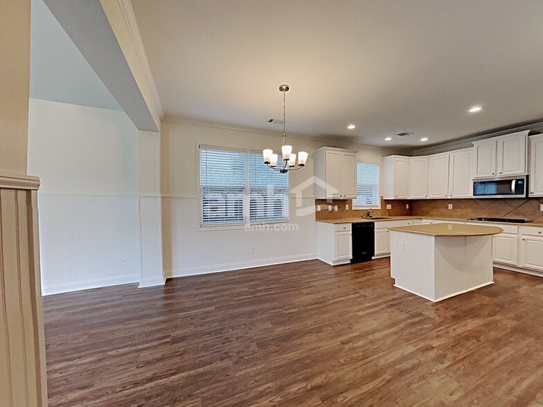 Building Photo - 132 Northbrooke Trace