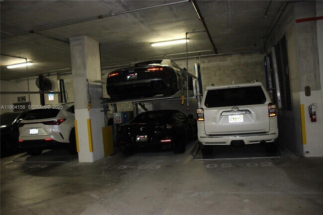 Building Photo - 801 S Miami Ave