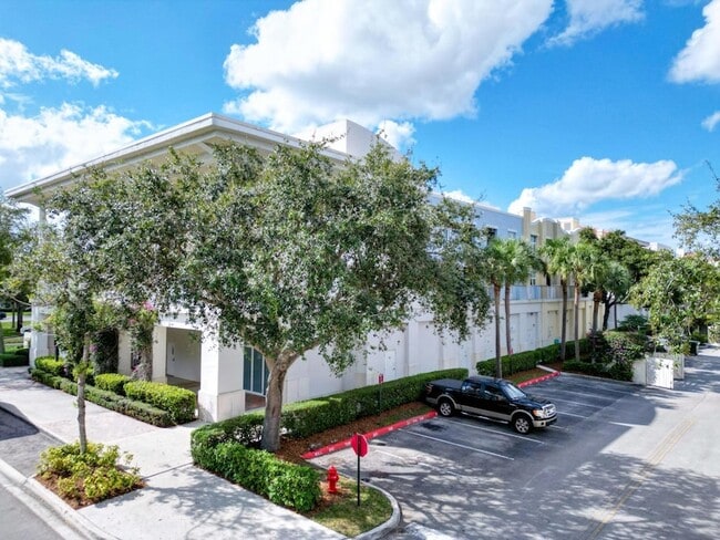 Building Photo - 1155 Main St