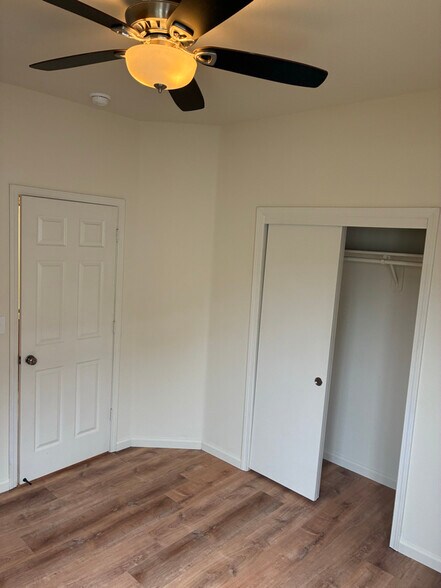 Building Photo - 2555 E Houston Ave