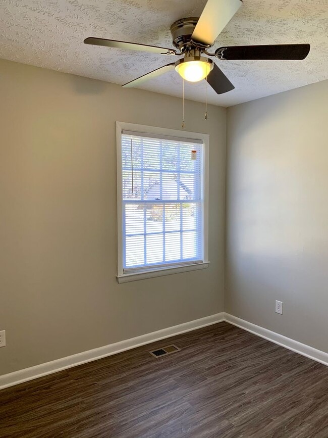 Building Photo - Lovely Updated Home in Spring Lake