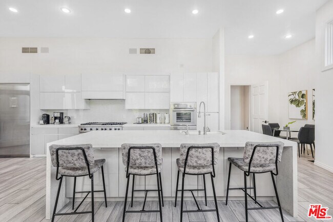 Building Photo - 11037 Anzio Rd