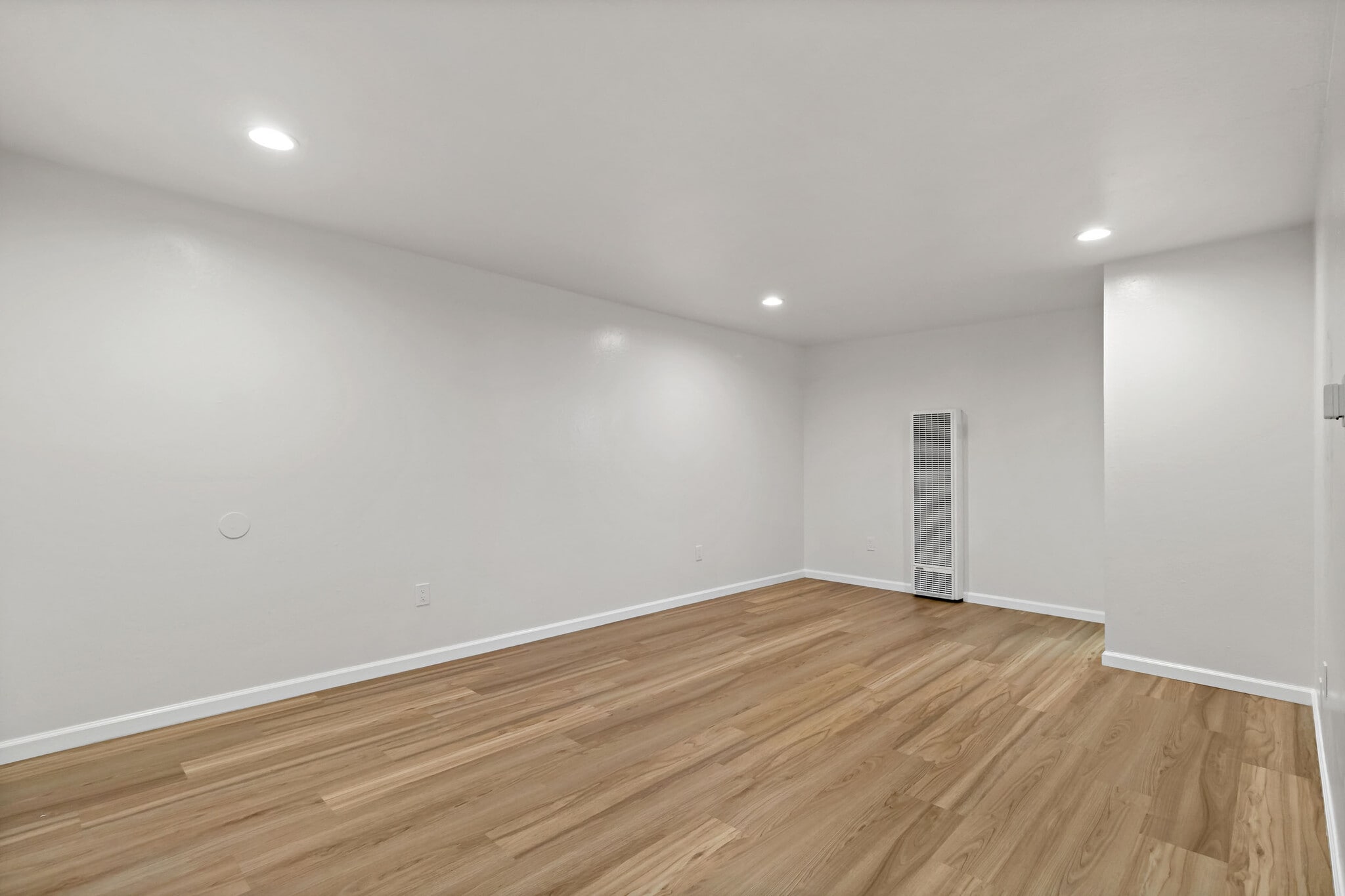 Building Photo - 3319 Nevin Ave