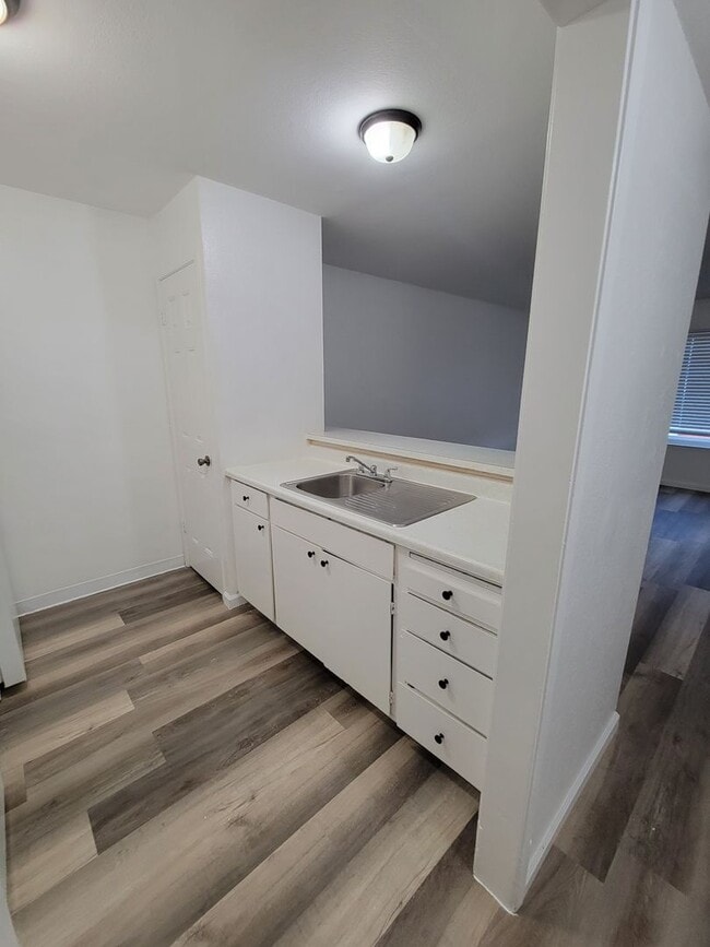 Building Photo - 1 Bedroom 1 Bath Apartment in Orland!