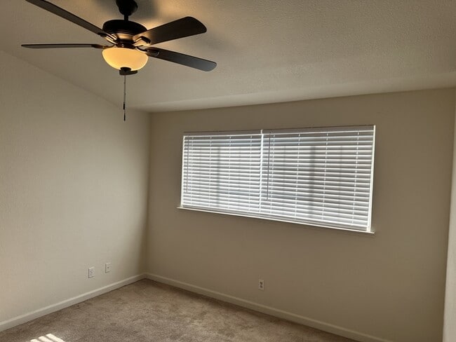 Building Photo - 742 Cherry Hills Ct