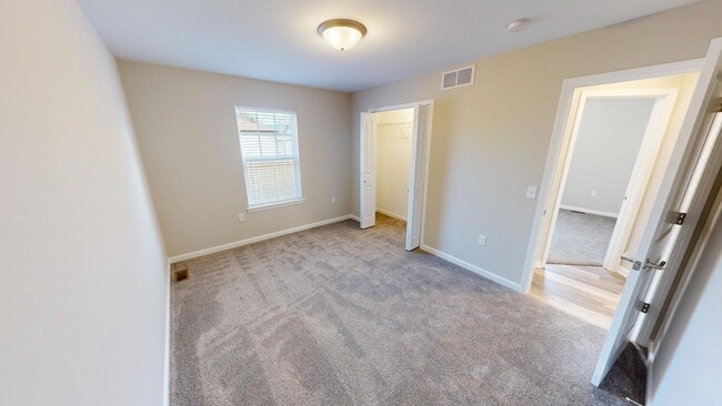 Building Photo - 513 St George St