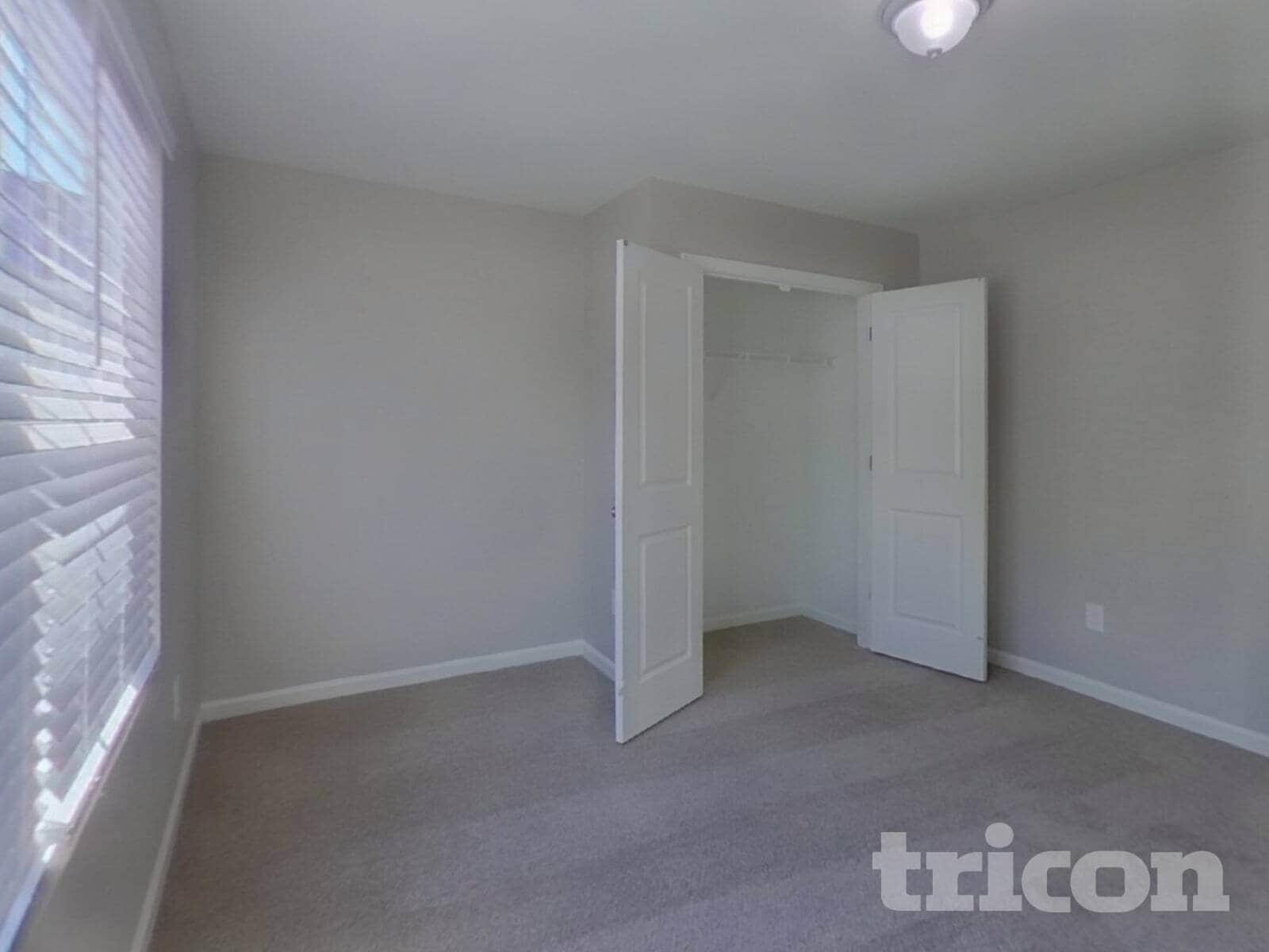 Building Photo - 35 Chalet Ct