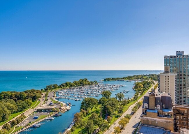 Building Photo - 3550 N Lake Shore Dr